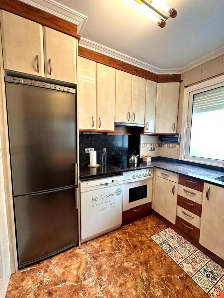 Apartamento Soleado Para 8 Personas En Santona Phòng bức ảnh