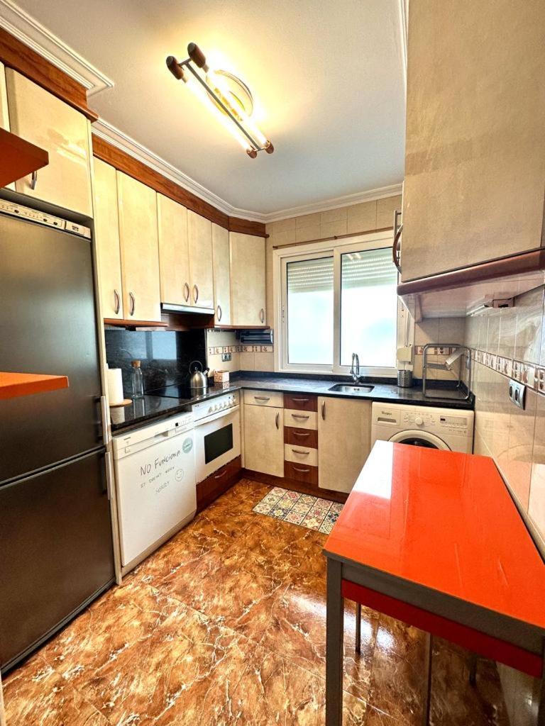 Apartamento Soleado Para 8 Personas En Santona Phòng bức ảnh
